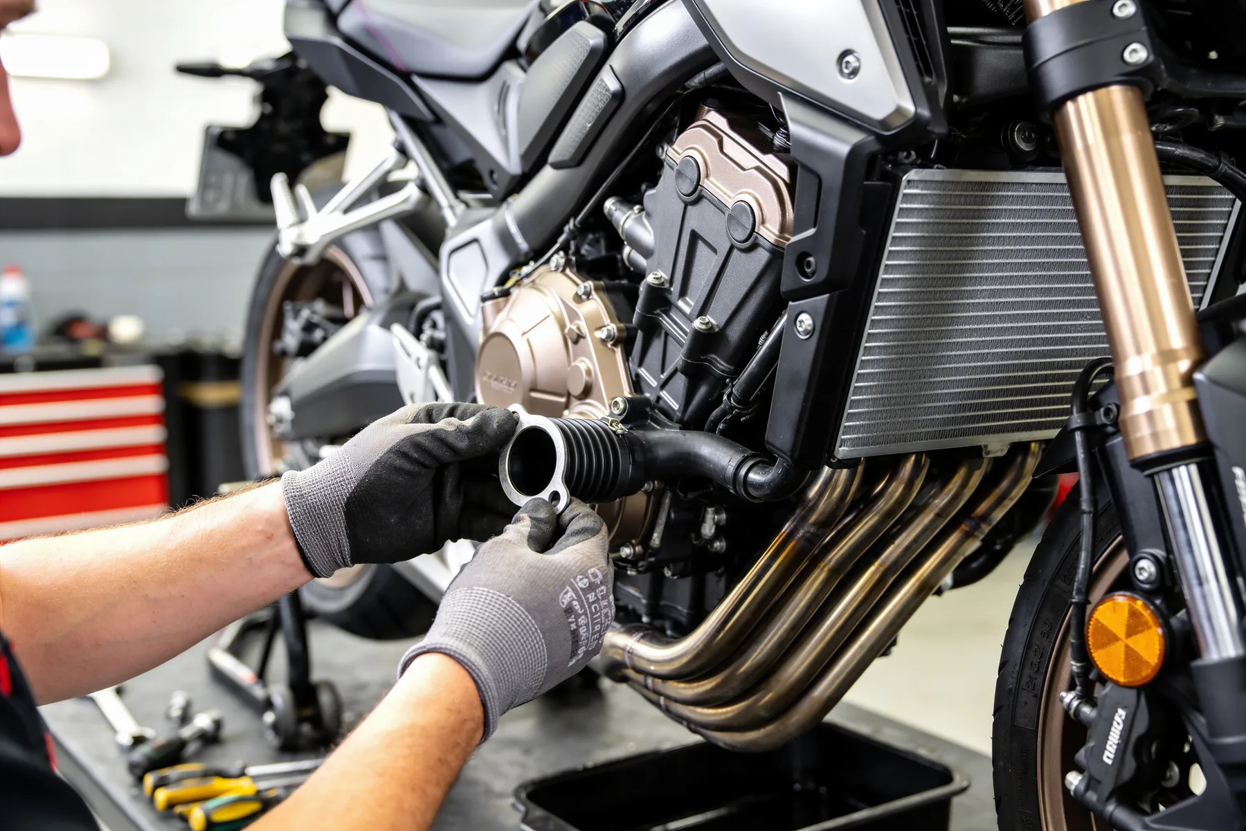 Wie drosselt man ein Motorrad? Methoden, Eintragung & Kosten