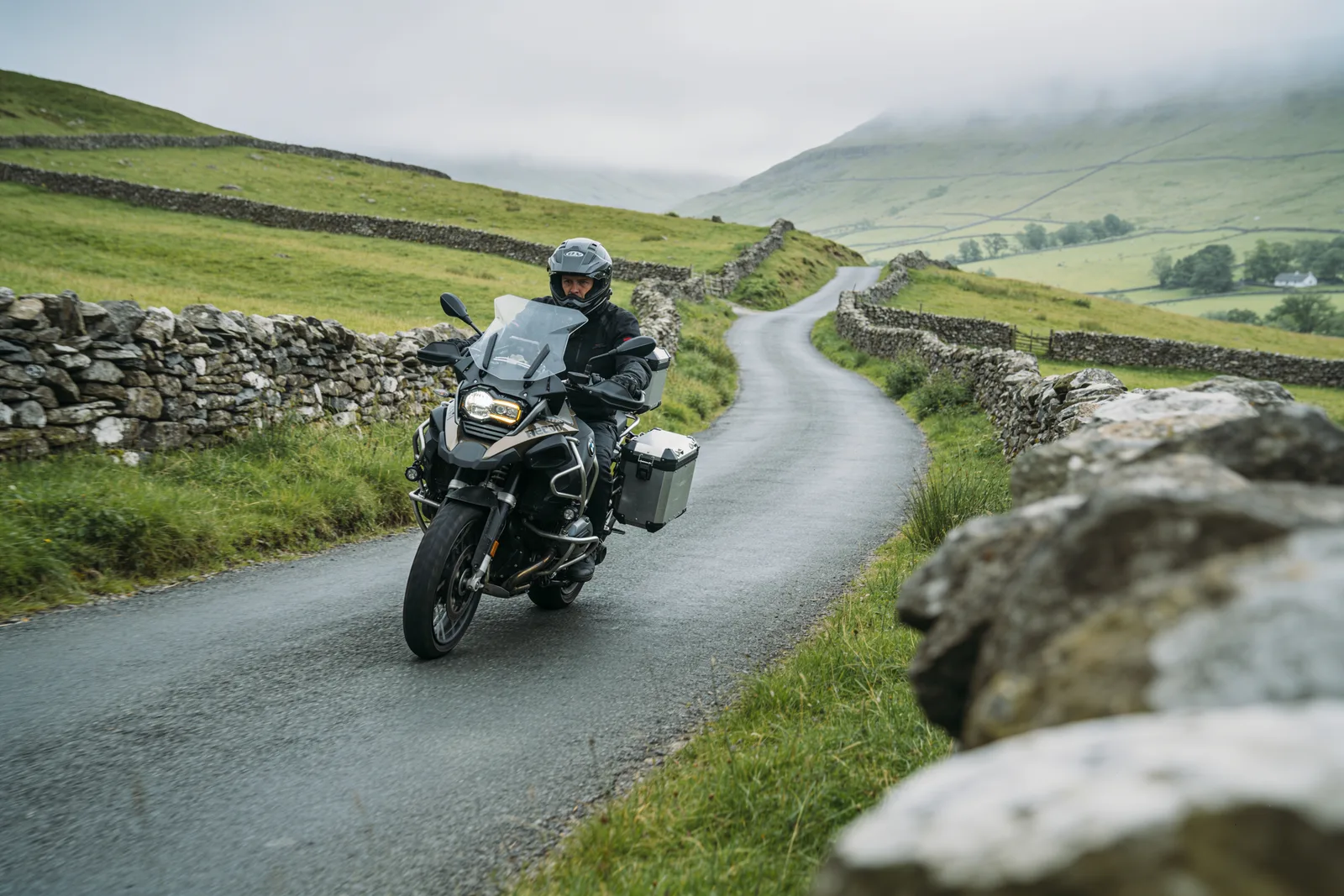 Mit dem Motorrad nach England: Fähre, Papiere & Linksverkehr