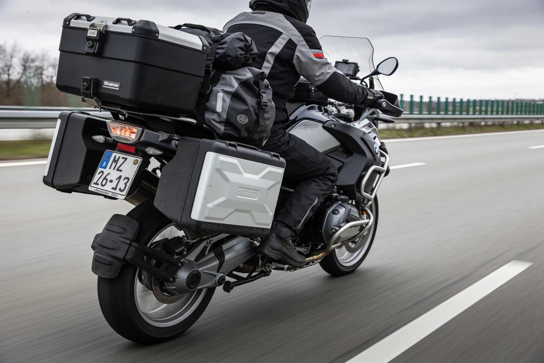 Wodurch verschlechtert sich die Fahrstabilität eines Motorrads?